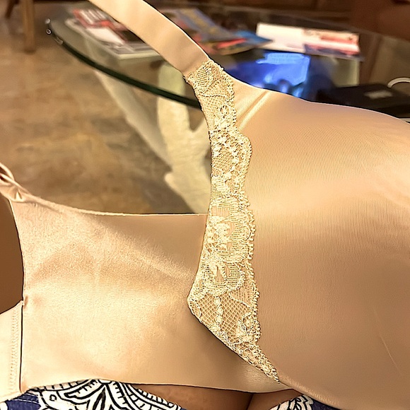 🌸🌸NWTMaidenformSmoothLUXE Extra Coverage.Lift&Tshirt Bra. Padded.Underwire38DD - Picture 3 of 8